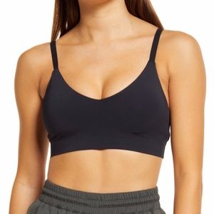 Good American Bonded Scoop Neck Bra